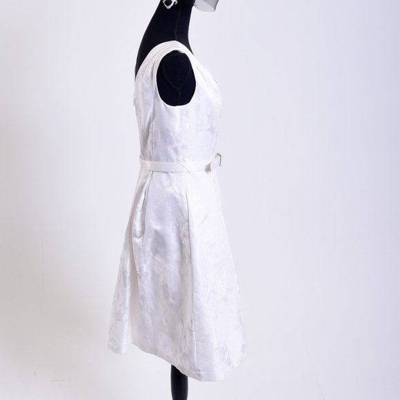 WHBM White Sheath dress with brocade design size 6 - Picture 3 of 4